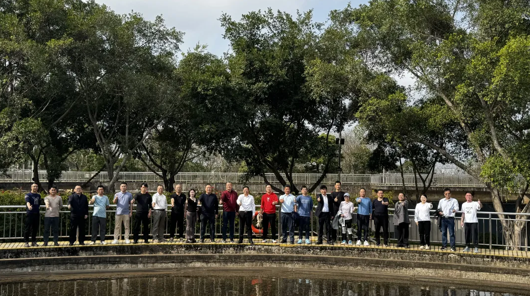 华鸿水务集团举办“携手健步启新篇奋发有为正当时”公司团建活动