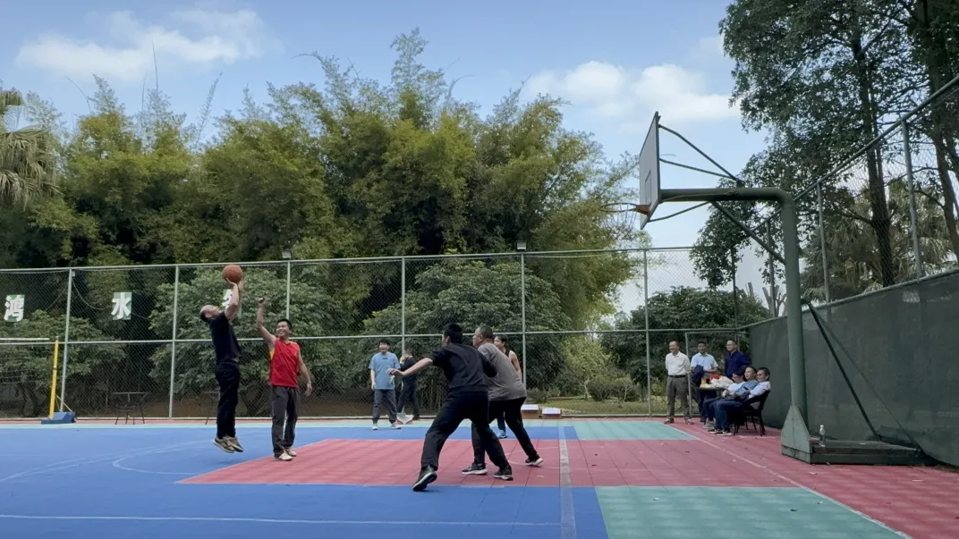 华鸿水务集团举办“携手健步启新篇奋发有为正当时”公司团建活动